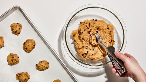 The OXO Good Grips cookie scoop is my tool for perfect cookies—and meatballs, and muffins, and sundaes, and more. Simple Ice Cream, Scoop Ice Cream, Coffee Bread, Perfect Cookies, Melon Baller, Chocolate Toffee, Oatmeal Raisin Cookies, Sour Cream And Onion, Chocolate Chunk Cookies