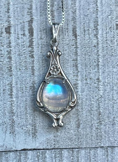 Vintage Moonstone Pendant/Sterling Silver/June Birthstone/Free Shipping/Gift For Her/Rainbow Moon Stone/Women’s Jewelry/Antique Style Gifts ** These Vintage Style Moonstone Pendants are Handmade to Order. The processing time for these pieces is 1 week ** Rainbow Moonstone Necklace, Jewelry Antique, June Birthstone, Moonstone Necklace, Moonstone Jewelry, Moonstone Pendant, Fantasy Jewelry, Girly Jewelry, June Birth Stone