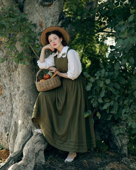 Deep Summer, Farmer Outfit, Vintage Academia, Green Linen Dress, Sunny Morning, Cottagecore Outfits, Cottagecore Fashion, Cottagecore Style, Mori Girl