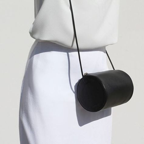 Minimalist Moda, Minimalist Bag, Minimal Chic, Boho Stil, Hippie Chic, Perfect Bag, Minimal Fashion, Leather Bags, Look Fashion