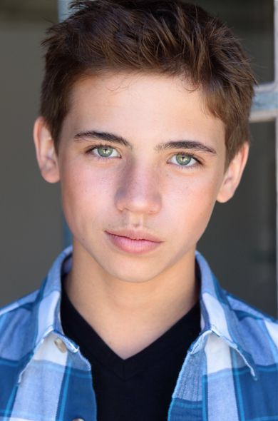 Headshots Ideas, Acting Headshots, Tanner Buchanan, Robby Keene, Jack Bauer, Model Headshots, Boys Hairstyles, Wattpad Characters, Headshot Poses