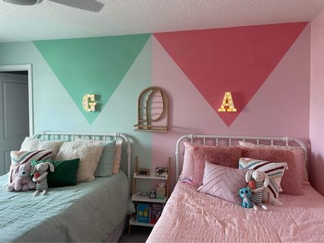 Pink And Blue Shared Kids Room, Half Boy Half Girl Room, Kids Room Decor Ideas, Boy And Girl Shared Bedroom, Living Room Interior Design Ideas, Sibling Room, Kids Rooms Shared, Room Interior Design Ideas, Shared Girls Room