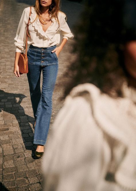 Sézane - Chloé Shirt Sezane Jeans Outfit, How To Be Stylish, Sezane Aesthetic, Sezane Shirt, True Summer Outfits, Sezane Winter, Sezane Style, Feminine Jeans, Sezane Outfit