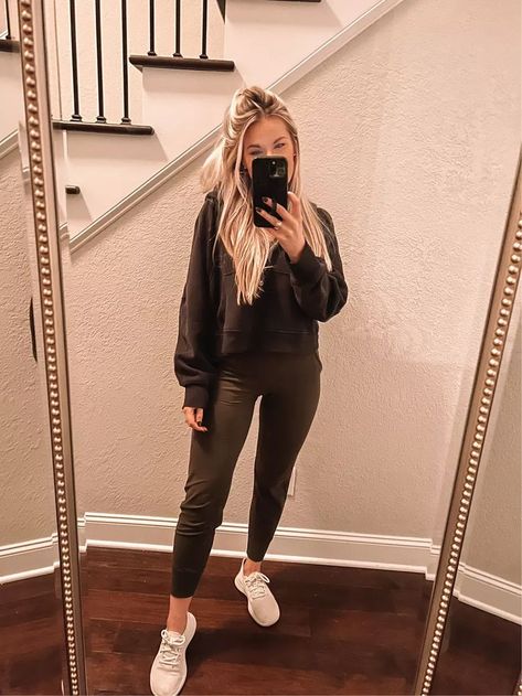 Align Joggers Outfit, Lululemon Align Joggers Outfit, Align Jogger Outfit, Jogger Outfit, Lululemon Align Joggers, Joggers Outfit, Lululemon Align, Clothing Inspiration, Comfy Casual