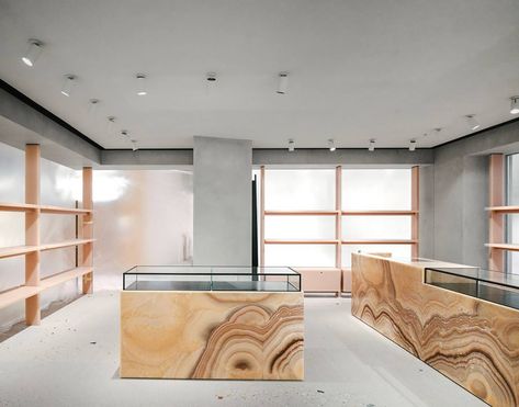 Nendo’s Unconventional Design Style Transforms A Bangkok Department Store - IGNANT Celine Store, Nathalie Du Pasquier, Retail Space Design, Elegant Minimalism, Counter Design, H Design, Retail Interior, Store Design Interior, Minimal Decor