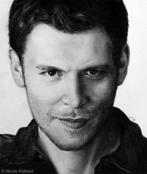 Klaus Mikaelson Drawing, Originals Funny, Tvd Stickers, Easy Dragon Drawings, Charcoal Artwork, Niklaus Mikaelson, Eye Illustration, Vampire Diaries Funny, Vampire Diaries Cast