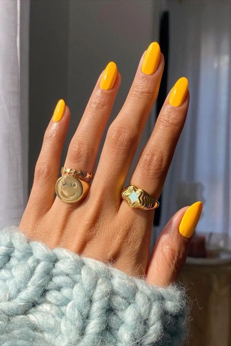 Classic Nail Polish, Orange Nail Designs, Summer Nail Polish, Simple Fall Nails, Blue Nail Polish, Almond Nails Designs, Summer Yellow, Vacation Nails, Top Nail