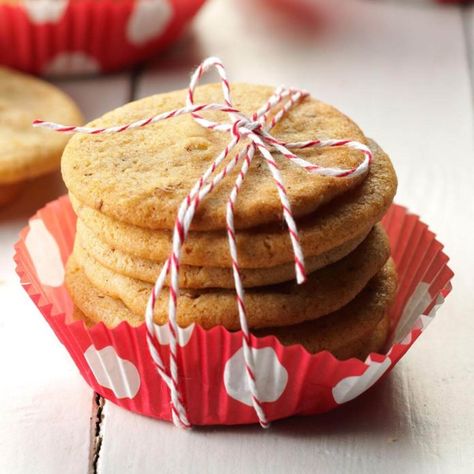 Aniseed Cookies Old Fashion Cookies, Old Fashioned Cookies, School Cookies Recipe, Icebox Cookie Recipe, Anise Cookie Recipe, Ice Box Cookies, Vanilla Meringue Cookies, Slice And Bake Cookies, Christmas Baking Easy