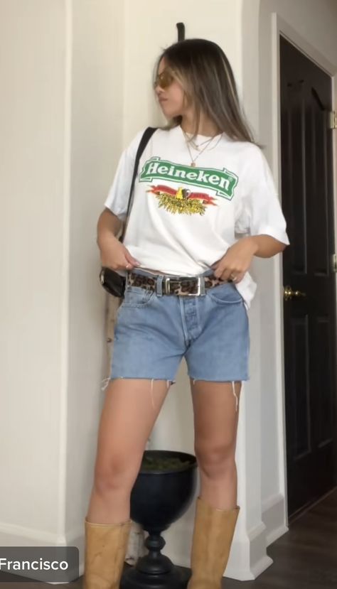 Jean Shorts Baggy Shirt, Jean Shorts Outfit 2023, Oversized Jean Shorts Outfit, Oversized Jean Shorts, Ss23 Outfit, Brown Shorts Outfit, Brown Knee High Boots Outfit, Jean Shorts Long, Tan Boots Outfit