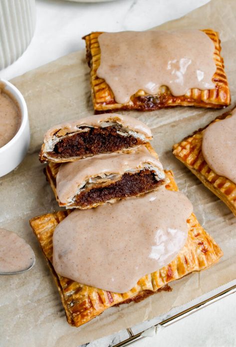 Healthy Pop Tart Recipe, Brown Sugar Cinnamon Pop Tarts, Cinnamon Pop Tarts, Homemade Pop Tarts Recipe, Brown Sugar Pop Tarts, Homemade Brown Sugar, Poptart Recipe, Breakfast Cupcakes, Messy Kitchen