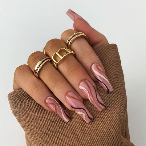 50+ Trendy Brown Nails You Need To Try This Season! - Prada & Pearls Free Hand Nail Art, Hand Nail Art, Swirl Nails, Nails 2022, Edgy Nails, Cute Acrylic Nail Designs, Acrylic Nails Coffin Pink, Brown Nails, Marble Nails