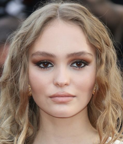 Lily-Rose Depp Lily Rose Depp Eyes, Lily Rose Depp Make Up, Lily Rose Depp Eye Makeup, Lily Rose Depp Side Profile, Lily Rose Depp Lips, Lily Rose Drop Hair, Lily Rose Depp Face, Lil Rose Depp, Lily Rose Depp Hair