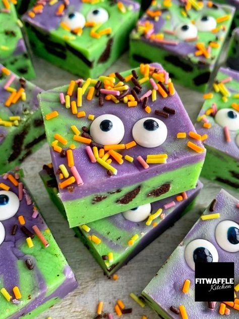 Halloween Fudge 😍 | Halloween Witches Fudge 🧙 Another cute Halloween recipe for you guys 😍👻 This fudge is easy to make, with just three main ingredients, plus food... | By Fitwaffle | Facebook Halloween Fudge, Millionaires Cheesecake, Rolo Cheesecake, Edible Eyes, Halloween Witches Brew, Purple Food Coloring, Porch Parties, Halloween Sprinkles, Halloween Baking