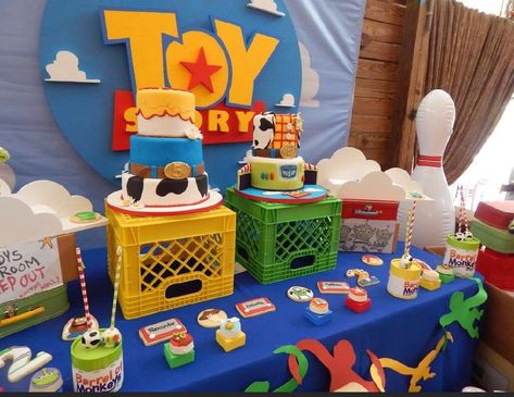 Toy Story / Birthday "TOY-RIFFIC Party" | Catch My Party Toy Story 6th Birthday Party Ideas, Toy Story Themed Birthday Party, Toy Story Party Ideas, Toy Story Birthday Party Ideas, Toy Story Decorations, Toy Story Party Decorations, Toy Story Baby, Baby Boy Shower Party, Toy Story Theme