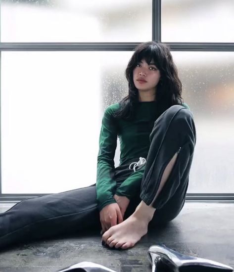 Rina Fukushi, Hair Mood Board, Y2k Profile Picture, Daily Fashion Inspiration, Create Outfits, Girl Crushes, Actor Model, Active Lifestyle, Hairstyles With Bangs