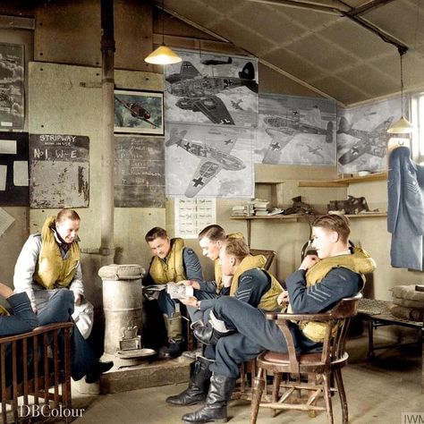 1,184 Likes, 1 Comments - WW2 Colourised Photos (@ww2colourisedphotos) on Instagram: “Pilots of No. 43 Squadron RAF sitting round the stove at readiness in their dispersal hut, at the…” Supermarine Spitfire, The Blitz, Ww2 Planes, Battle Of Britain, Ww2 Aircraft, Fighter Pilot, Nose Art, Royal Air Force, Military History