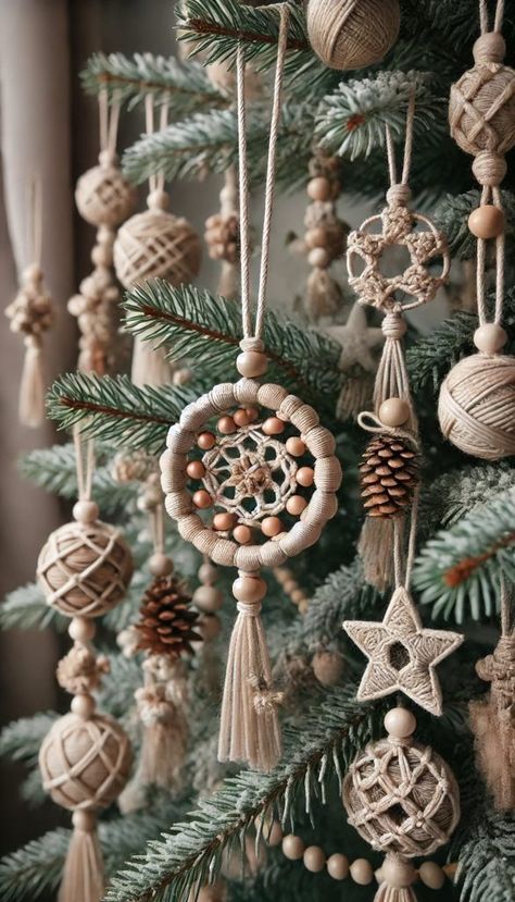 40+ Chic Boho Christmas Decor Ideas to Create a Relaxed Holiday Atmosphere 55 Christmas Macrame Decorations, Boho Chic Christmas Decor, Unique Macrame Ideas, Boho Christmas Decor Ideas, Boho Holiday Decor, Aloha Christmas, Fall Crafts Decorations, Boho Christmas Tree, Chic Christmas Decor