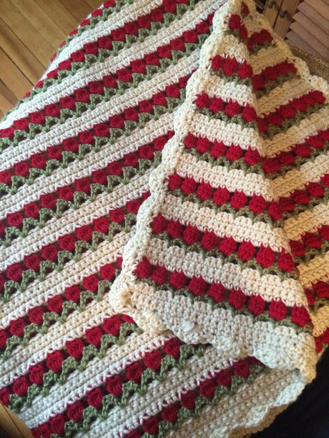 Tulip stitch afghan! Tulip Stitch Crochet Blanket, Tulip Blanket Crochet, Crochet Presents For Grandma, Crochet Tulip Blanket, Crochet Fruit Blanket, Strawberry Stitch Crochet, Crochet Blanket Aesthetic, Crochet Presents Ideas, Red Crochet Blanket