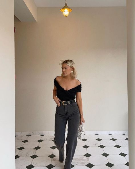 SHOWPO (@showpo) • Instagram photos and videos Jeans And Bodysuit Outfits, Minimalist Chic Outfit, Jeans And A Cute Top, Jeans And Bodysuit, Off Shoulder Bodysuit, Off The Shoulder Bodysuit, Bodysuit Outfit, Black Off Shoulder, Body Suit Outfits