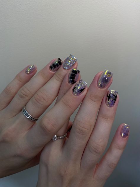 Short Cyberpunk Nails, Skater Nail Ideas, Crazy Nail Art Unique, Rock Nails Grunge, Japanese Gel Nails, Hello Nails, Hippie Nails, Edgy Nails, Unique Acrylic Nails