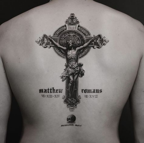 Crucifix Tattoo, Saint Tattoo, Catholic Tattoos, Upper Back Tattoos, Minimalist Tattoo Ideas, Cross Tattoo For Men, Half Sleeve Tattoos For Guys, Jesus Tattoo, Religious Tattoos