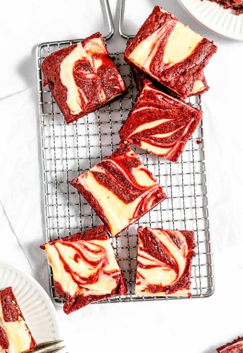 Brownies with a red velvety flavor with creamy cheesecake swirls are sure to be a hit. These Red Velvet Cheesecake Brownies are ready to impress and are easy to make. Swirled Brownies, Red Velvet Cheesecake Brownies, Cheesecake Swirl Brownies, Velvet Brownies, Guyanese Recipes, Red Velvet Brownies, Cheesecake Brownie, Cream Cheese Brownies, Velvet Cheesecake