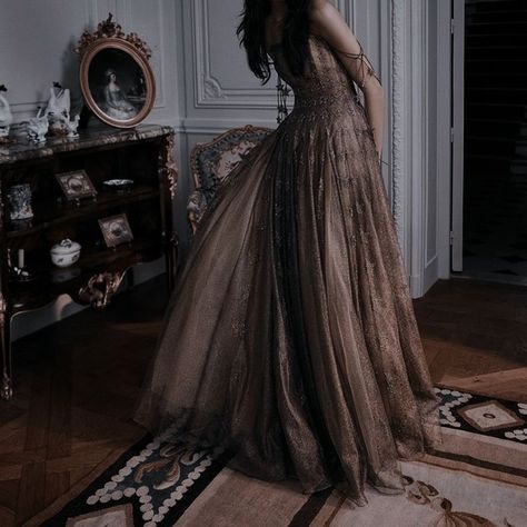 Dark Academia Formal, 1800s Aesthetic, Vintage Wedding Dress Boho, Royal Core, Gold Gown, Royalty Aesthetic, Royal Aesthetic, Lace Wedding Dress Vintage, Vintage Princess