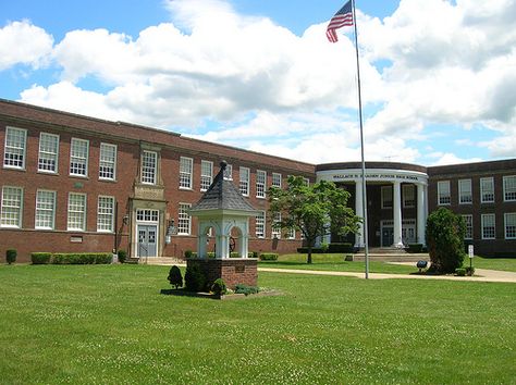 Edgewood JR High School--Ashtabula, Ohio by oldohioschools, via Flickr Ashtabula Ohio, Ashtabula County, Missing Home, Jr High, Seventh Grade, Junior High School, Junior High, My Dad, Oh My