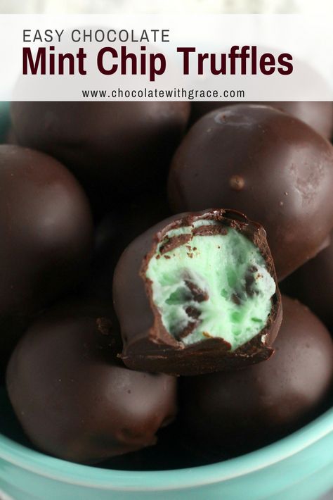 Homemade Valentine's Day Candy Ideas Chocolate Chip Truffles, Recipe Printables, Easy Christmas Candy, Cream Cheese Butter, Easy Christmas Candy Recipes, Resepi Biskut, Cheese Butter, Candy Recipe, Mint Chocolate Chip