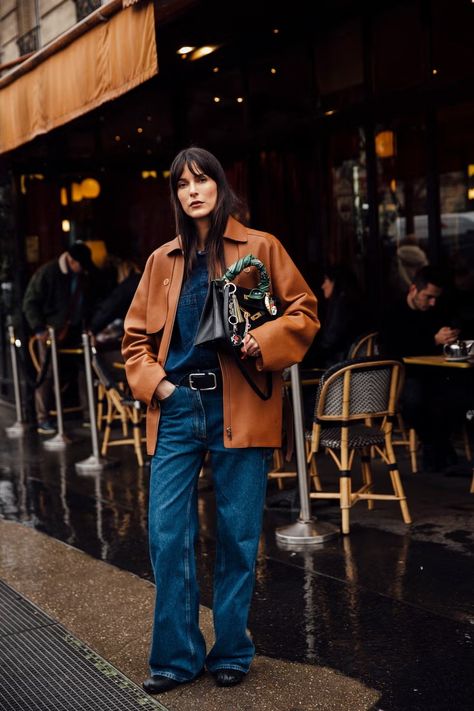 Camel Leather Jacket, Street Style Fall Winter, Western Trend, Street Style Photos, Moda Paris, Paris Fashion Week Street Style, Looks Street Style, Autumn 2024, Fall Winter 2024