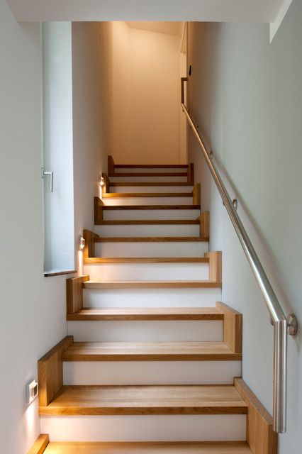 Wohnhaus in Mülheim / Ruhr - Contemporary - Staircase - Essen - by Peter Stockhausen | Houzz Staircase Minimalist, Staircase Floating, Banisters And Railings, Railing Makeover, Staircase Spiral, Staircase Glass, Stairs Black, Stair Railing Makeover, Black Staircase