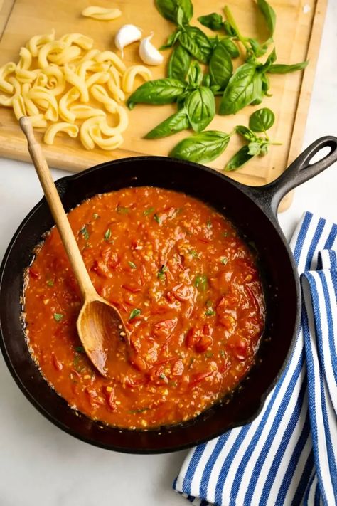 Cherry Tomato Pasta Sauce, Cherry Tomato Sauce, Homemade Sauce Recipes, Cherry Tomato Pasta, Cooking Tomatoes, Tomato Pasta Sauce, Fast Healthy Meals, Cherry Tomato, The Fountain