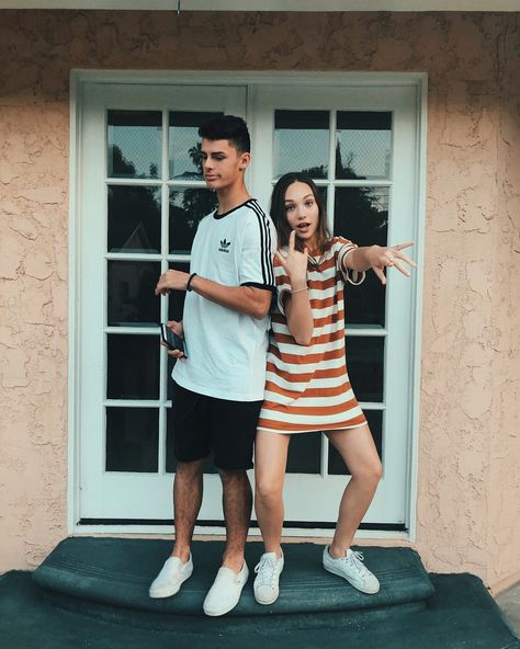 silly kids Maddie Z, Jack Kelly, Maddie And Mackenzie, Silly Kids, Striped T Shirt Dress, Maddie Ziegler, Boyfriend Goals, Best Friend Goals, Cute Relationship Goals