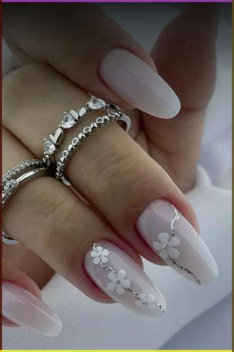 Milky White Design Nails, Milky White Nails With Design Almond, Milky White Nails Ideas, Uñas Milky White, Milky White Nail Art, Milky White Nails With Design, Special Occasion Nails, Milky White Nails, Acrylic Nails Almond Shape