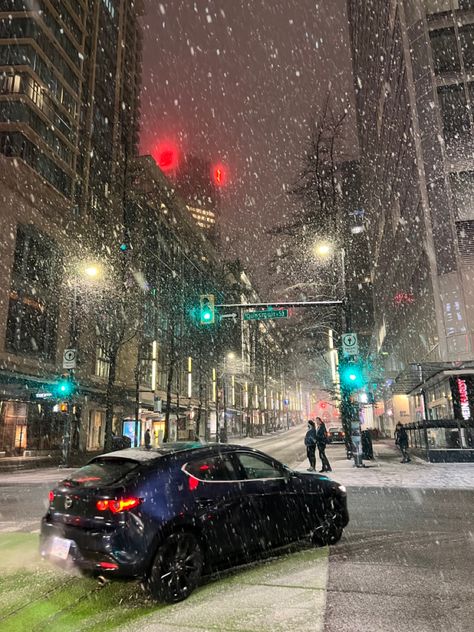 Vancouver Winter, Vancouver City, Seattle City, New York Night, Urban Aesthetic, Aesthetic Winter, Travel Wishlist, New York Aesthetic, Winter Pictures