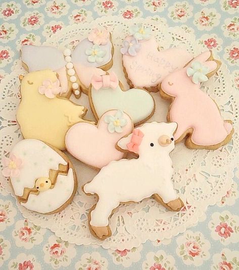 Top 15 Vintage Easter Cookie Decor Designs – Cheap Easy Snack Food Party Project - Way To Be Happy Spring Cookies, Easter Goodies, Party Projects, Easter Parade, Easter Blessings, Easter Inspiration, Pretty Cookies, Beautiful Cookies, Easter Time