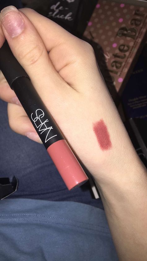 Nars Velvet Matte Lip Pencil in Walkyrie Nars Velvet Matte Lip Pencil, Diy Lip Scrub, Koleksi Parfum, Lip Pencil Colors, Nars Lip, Lip Scrub Diy, Lipstick Kit, Lipstick Shade, Brunette Color