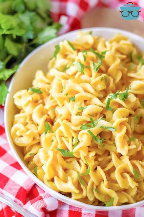 Cafeteria Noodles - The Country Cook Cafeteria Noodles With Cream Of Chicken, Country Side Dishes, Cafeteria Noodles, Noodles Video, Butter Pasta, Buttered Noodles, Country Cook, The Country Cook, Side Dish Recipes Easy