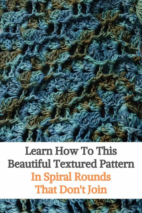 Learn How To Crochet Post Stitches In This Beautiful Textured Pattern In Spiral Rounds That Don’t Join. Working in a spiral is ridiculously easy and there is no need for joining. Learn how to make a beautiful Spiral Textured Cowl, courtesy of Kristin Omdahl and learn how to make the perfect post stitches texture without joining at the end of the rounds. #crochet #urbakicrochet #crochetstitches #crochetpatterns #crochettutorial #Crochetinspiral Crochet Stitches In The Round, Spiral Crochet Pattern, Crochet Stitch Patterns, Crochet Tatting, Crochet Spiral, Spiral Crochet, Awesome Crochet, Yarn Creations, Stitch Stuff