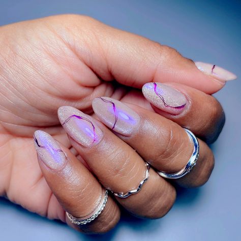 Cateye Nailart French Tip, Spring Cat Eye Nails, 30th Nails, Summer Cat Eye Nails, Nude Cat Eye Nails, Pink Cat Eye Nails, Eye Gel Nails, Cat Eye Gel Nails, Lightning Bolt Nails