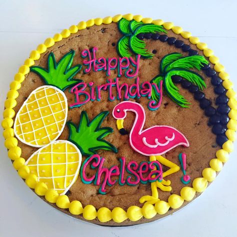 Hawaiian Cookie Cake, Luau Cookie Cake, Pool Party Cookie Cake, Flamingo Cookie Cake, Cookie Cake Decorating Ideas Summer, Decorated Cookie Cake Birthday, Cookie Cake Ideas Birthday, Summer Cake Ideas Decorating, Big Cookie Decorating Ideas