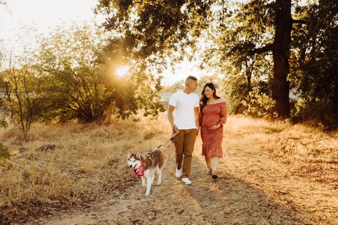 Maternity With Dog Photoshoot, Fall Pregnancy Photoshoot With Dog, Dogs In Maternity Photos, Fall Maternity Pictures With Dog, Casual Maternity Pictures With Dog, Maternity Photo Shoot Ideas Outdoor With Dog, Maternity With Dog Photography, Maternity Pictures With Dog And Husband, Maternity Pictures Dog