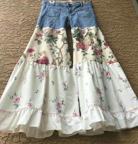 Vestiti In Jeans, Chick Style, Pants Ideas, Skirt Inspiration, Clothing Crafts, Mode Hippie, Upcycle Clothes Diy, Creative Clothes, Hippie Chick