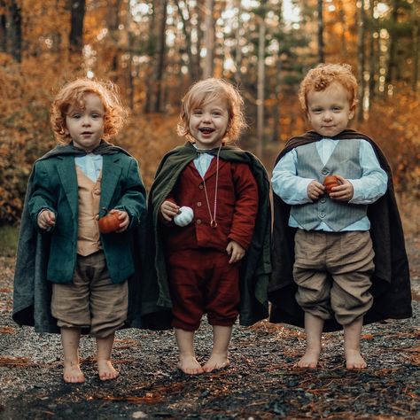 The Hobbit Characters, Hobbit Costume, Hobbit Party, Lotr Costume, Amazing Halloween Costumes, Toddler Vest, Boy Boy, Fantasias Halloween, Family Costumes