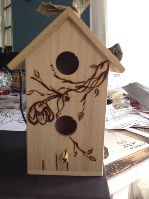 Bird house wood burning Wood Burning Birdhouse, Wood Chair Makeover, Wood Walls Bedroom, Cedar Wood Projects, Wood Plank Art, Old Wood Table, Plank Art, Wood Burning Kits, Bird House Feeder