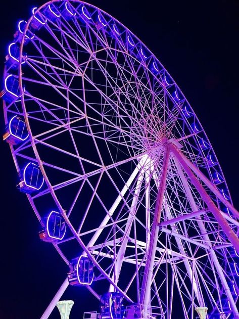 Purple Carnival Aesthetic, Purple Ferris Wheel Aesthetic, Iphone Purple, Dark Academia Aesthetic Wallpaper, Wow Photo, Violet Aesthetic, Wall Paper Phone, Dark Purple Aesthetic, Fun Fair