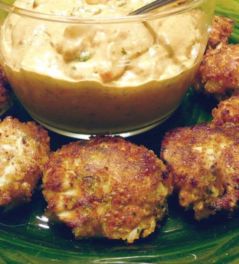 Mini Crab Cakes with Remoulade Sauce Romelaude Sauce Recipes, Romelaude Sauce, Roumalade Sauce, Remoulade Sauce Recipe, Mini Crab Cakes, Seafood Party, Impressive Appetizers, Dehydrated Foods, Remoulade Sauce