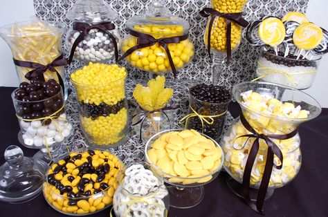 Black and yellow candy buffet Yellow Candy Buffet, Candy Ads, Bee Themed Gender Reveal, Yellow Desserts, Pretty Candy, Sunflower Party, Beach Week, Bee Birthday Party, Buffet Ideas