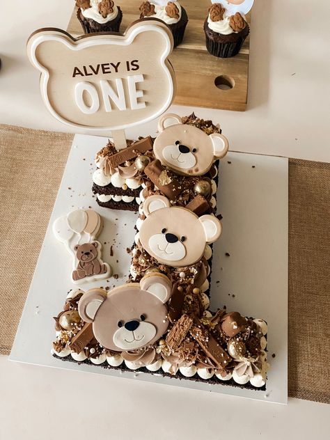 Picnic Cake, Bear Picnic, Picnic Birthday, Teddy Bear Picnic, Beautiful Cake, Wood Acrylic, Birthday Cake Toppers, Beautiful Cakes, Cake Topper