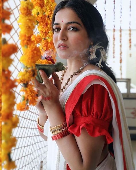 payal (@payal_0143_) • Instagram photos and videos Pride Sin, Tarsem Jassar, Bengali Saree, Wamiqa Gabbi, Punjabi Songs, Saree Poses, Intelligent Women, Saree Models, Durga Puja